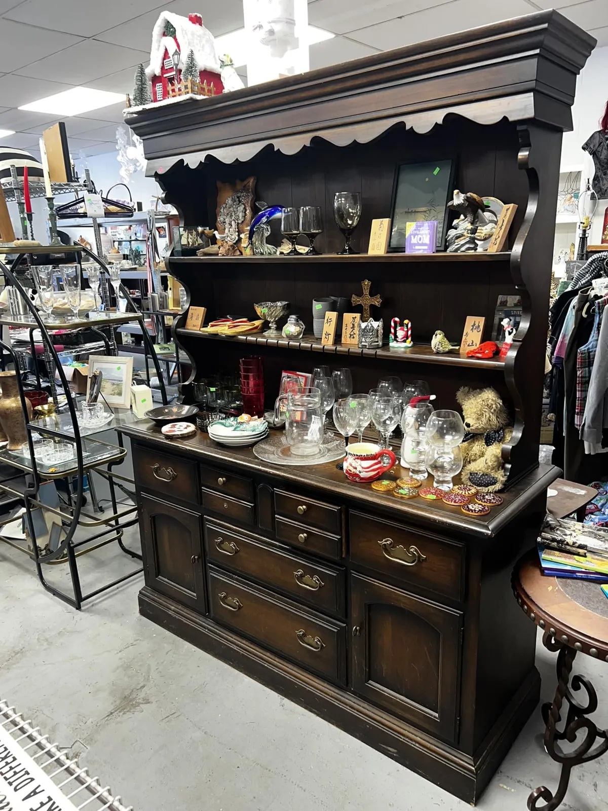 Calhoun Treasure Hunters, a thrift store in Charleston, SC