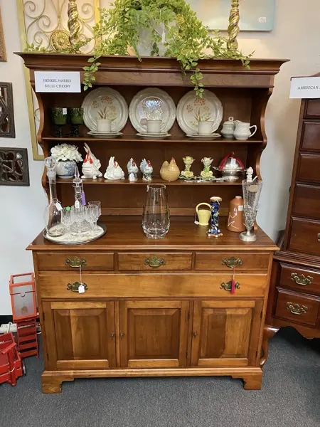 Lexington Antiques & Home Decor, an antique store in Charleston, SC