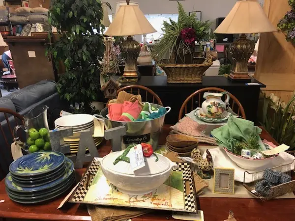 Lowcountry Consignments, a consignment shop in Charleston, SC