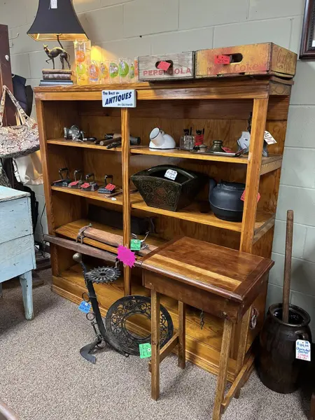 Polished Peddler’s Market, an antique mall in Charleston, SC