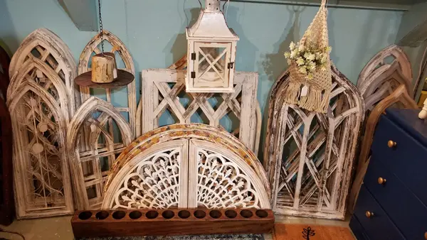 Simple Vintage, a vintage shop in Charleston, SC