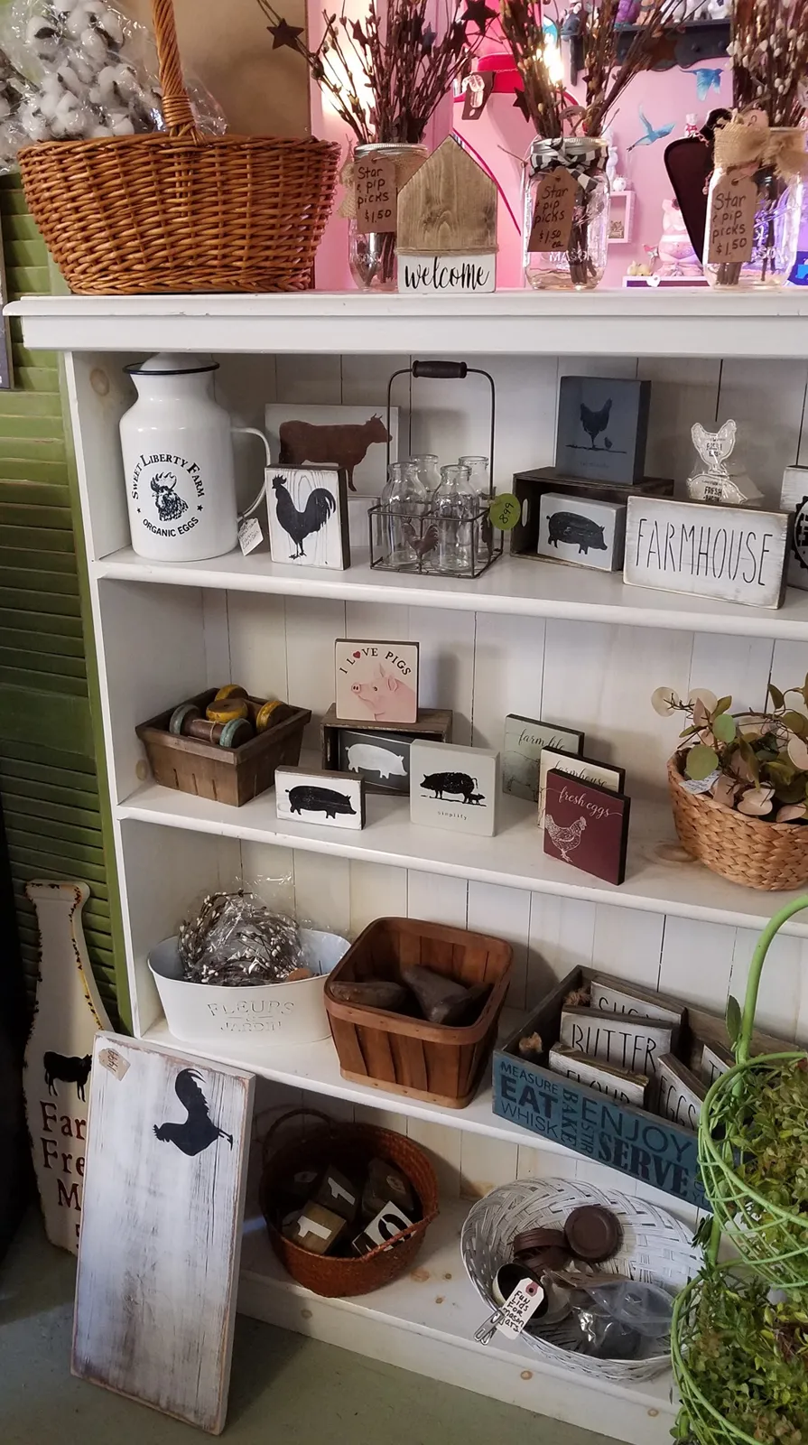 Charleston vintage - Simple Vintage (3) Photo 3 from Simple Vintage, a vintage shop in Charleston, SC
