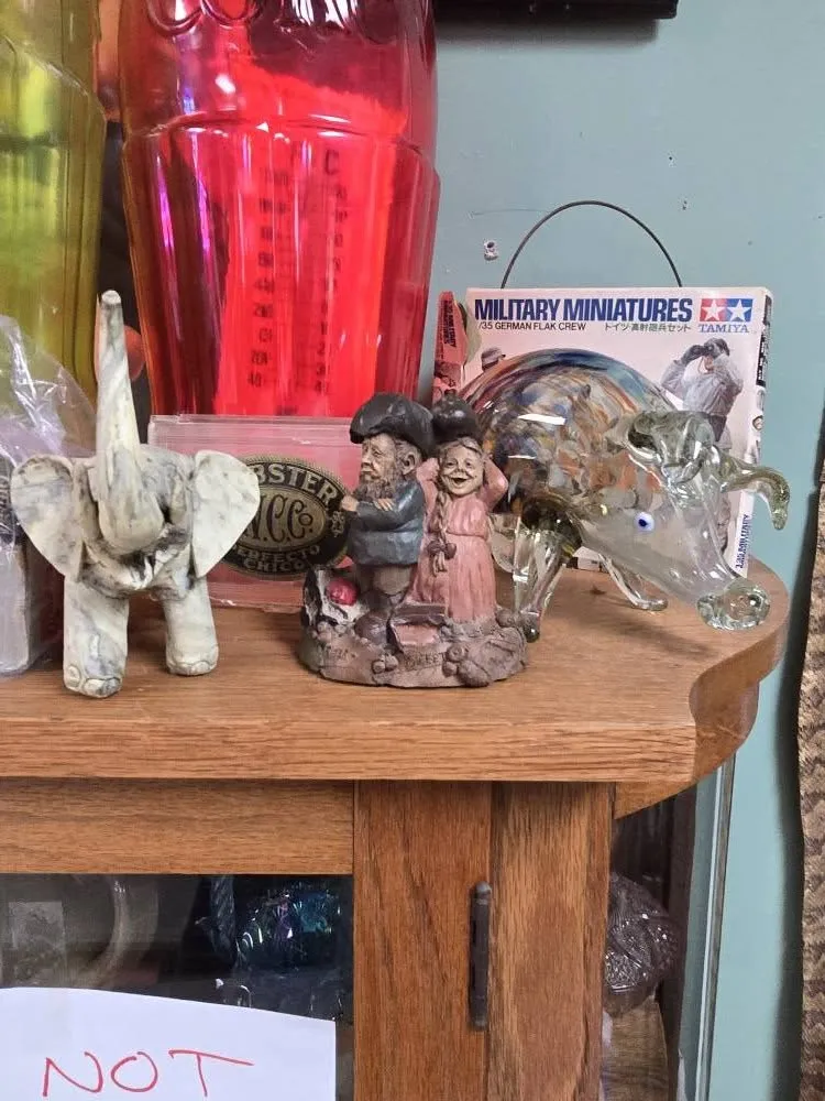 Charleston antiques - Whoo Needs New Antiques Mall Whoo Needs New Antiques Mall, an antique mall in Charleston, SC