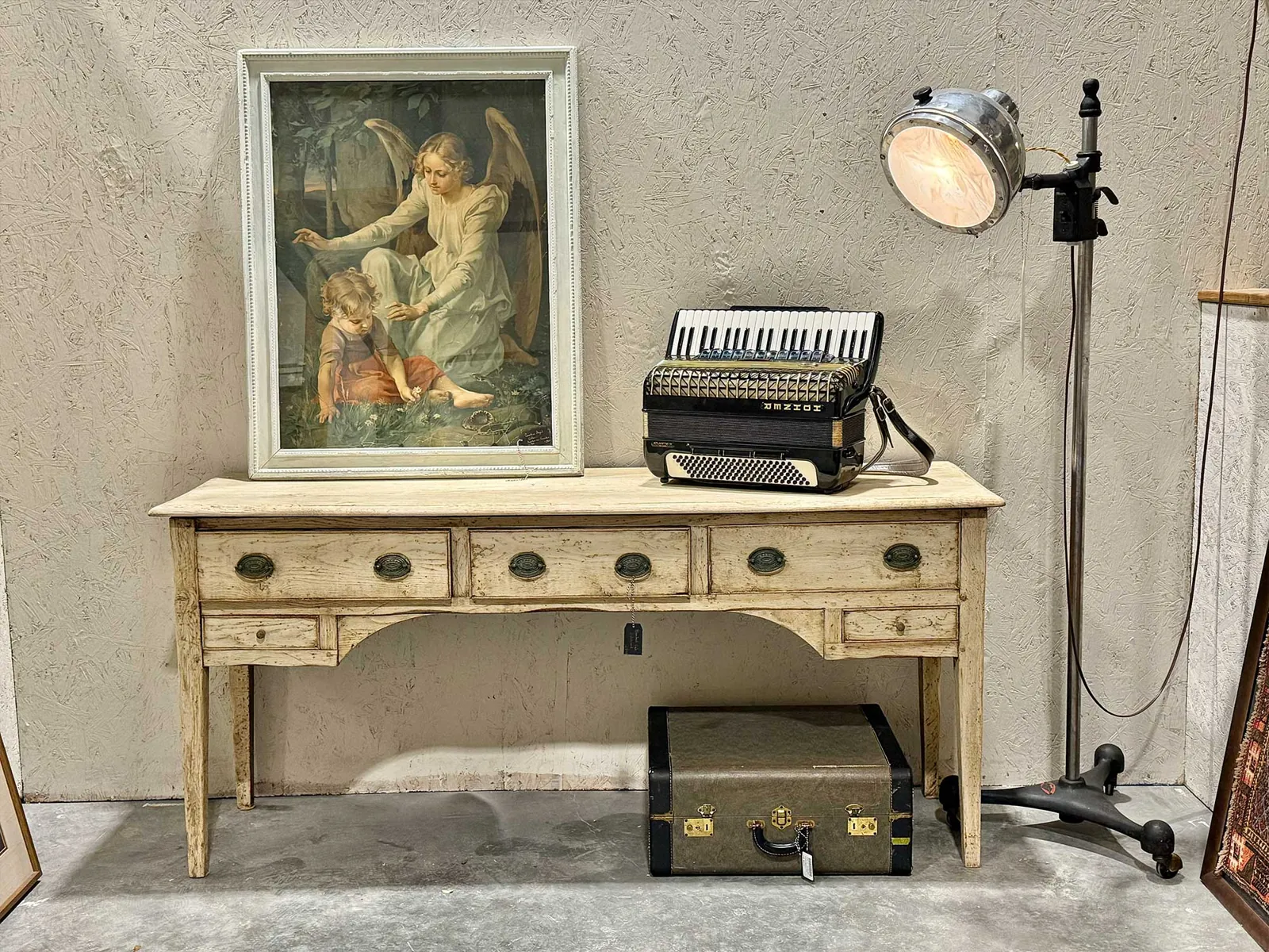 Savannah antiques - Picker Joe’s Antique Mall (8) Vintage home decor vignette with a painted console table at Picker Joe's Antique Mall, Savannah, GA