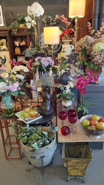 Vendors on Victory, an antique mall in Savannah, GA
