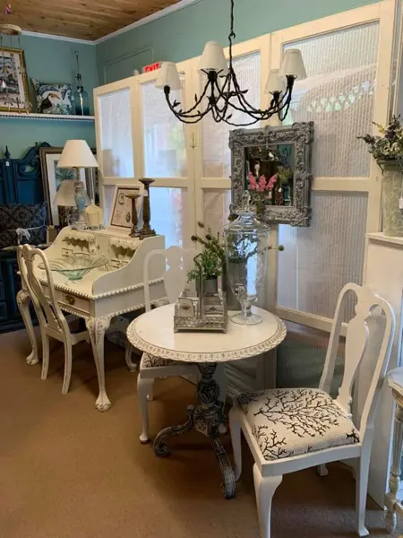 Island Treasure Hunt, an antique store in Wilmington, NC